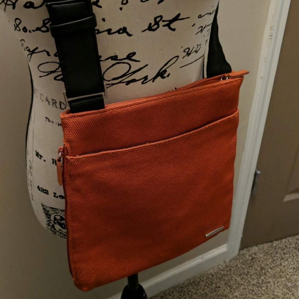 Crossbody purse